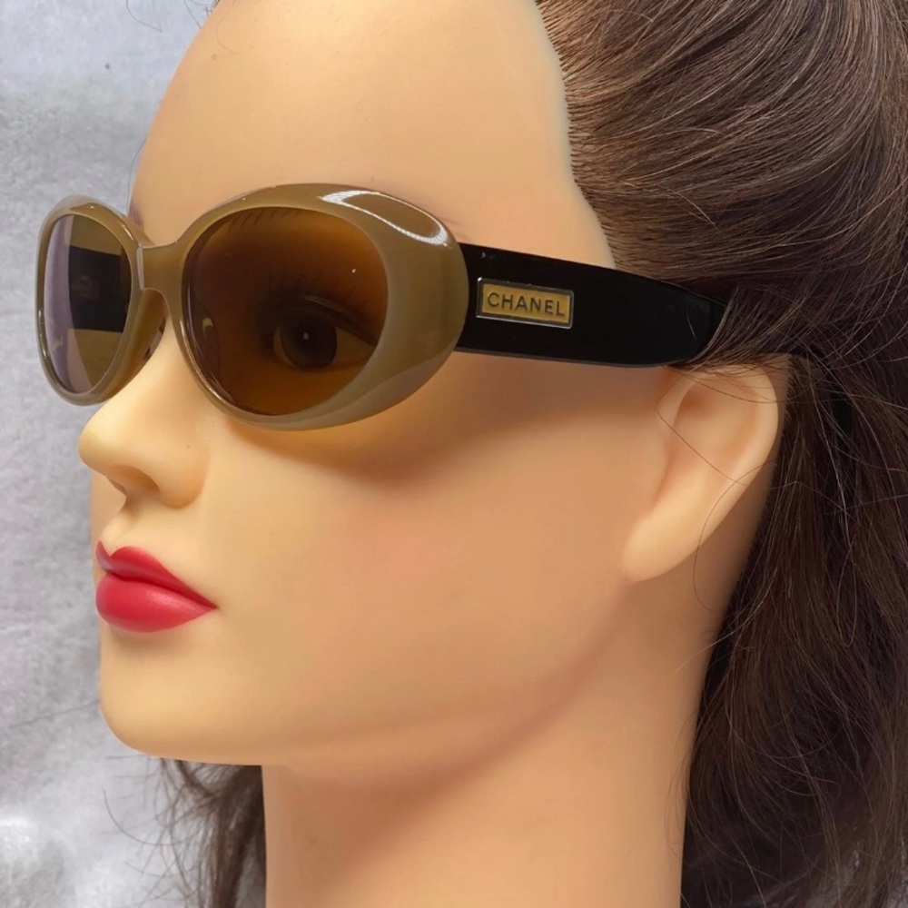 CHANEL Sunglasses